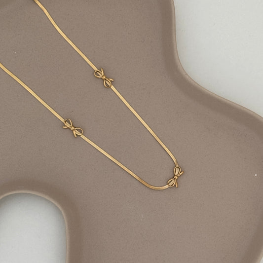 Bow Necklace