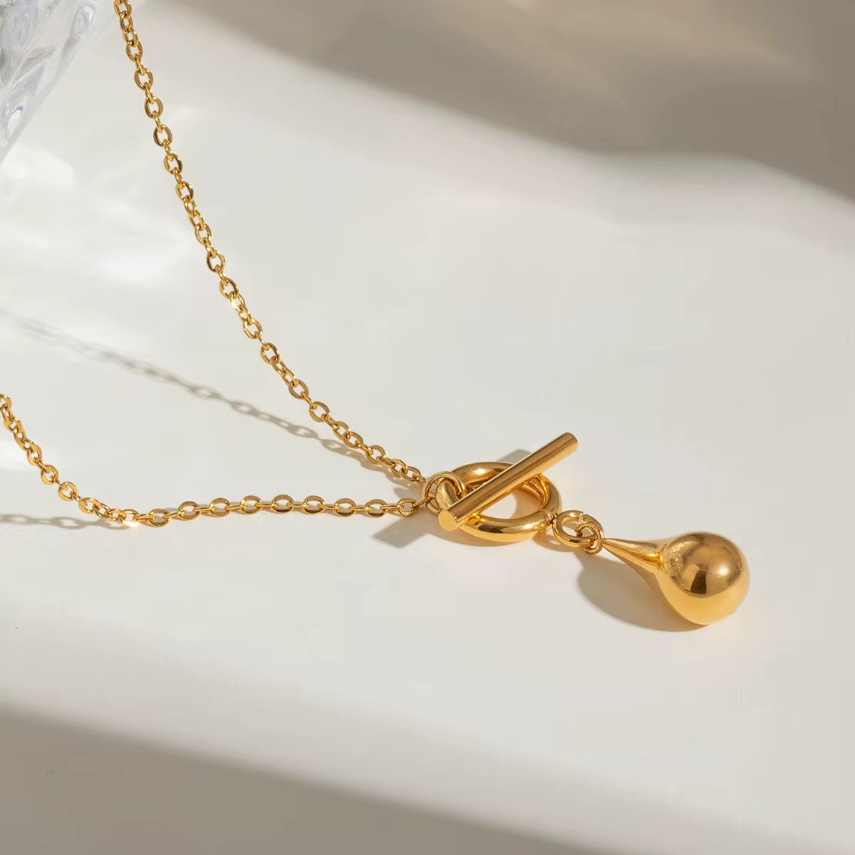 Teardrop T-Bar Necklace Gold by Kataleya