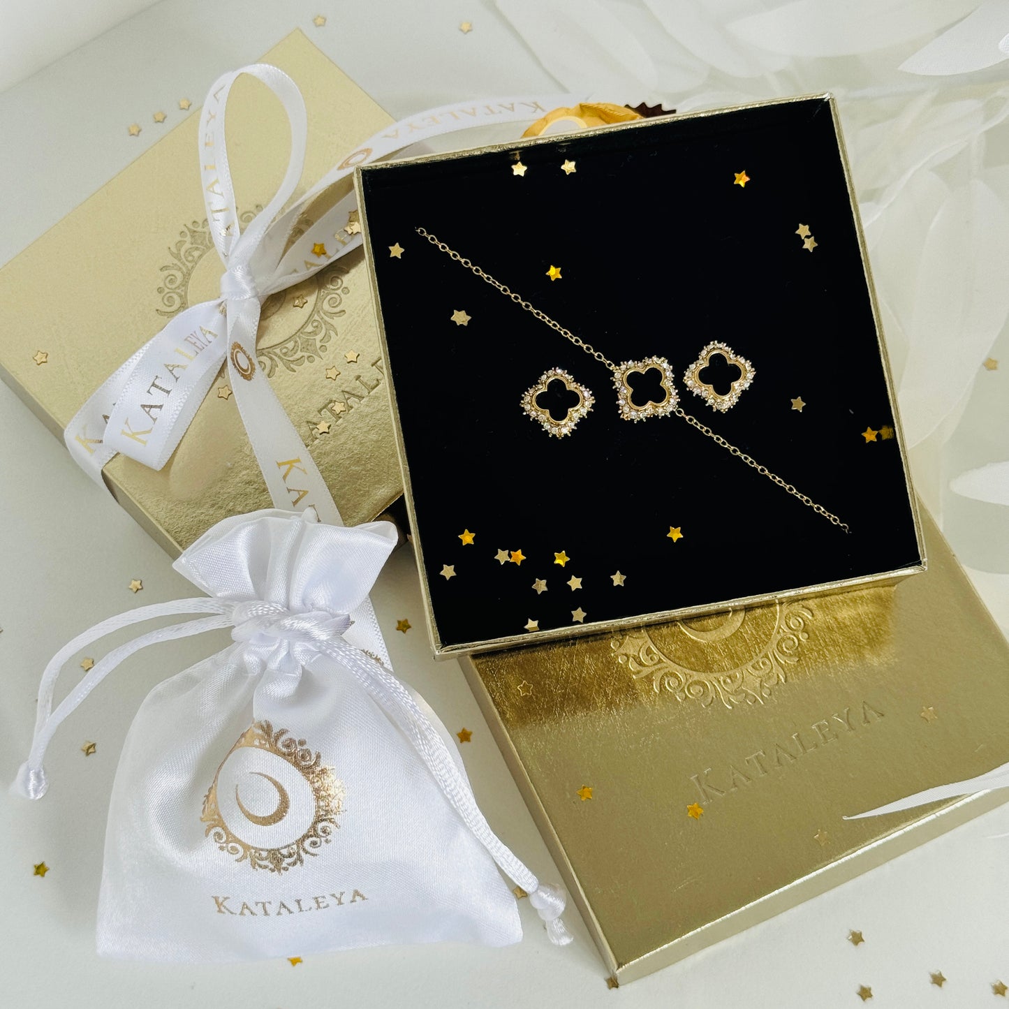 Lucky Flower Set in Gold by Kataleya