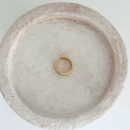 Criss Cross Gold Ring By Kataleya