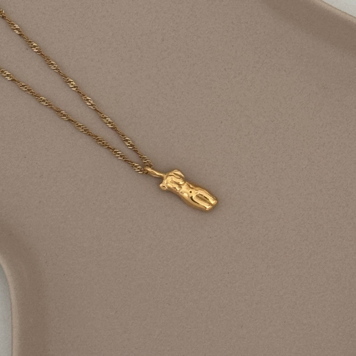 Aria - Body Shape Gold Pendant Necklace - Stainless Steel - Kataleya