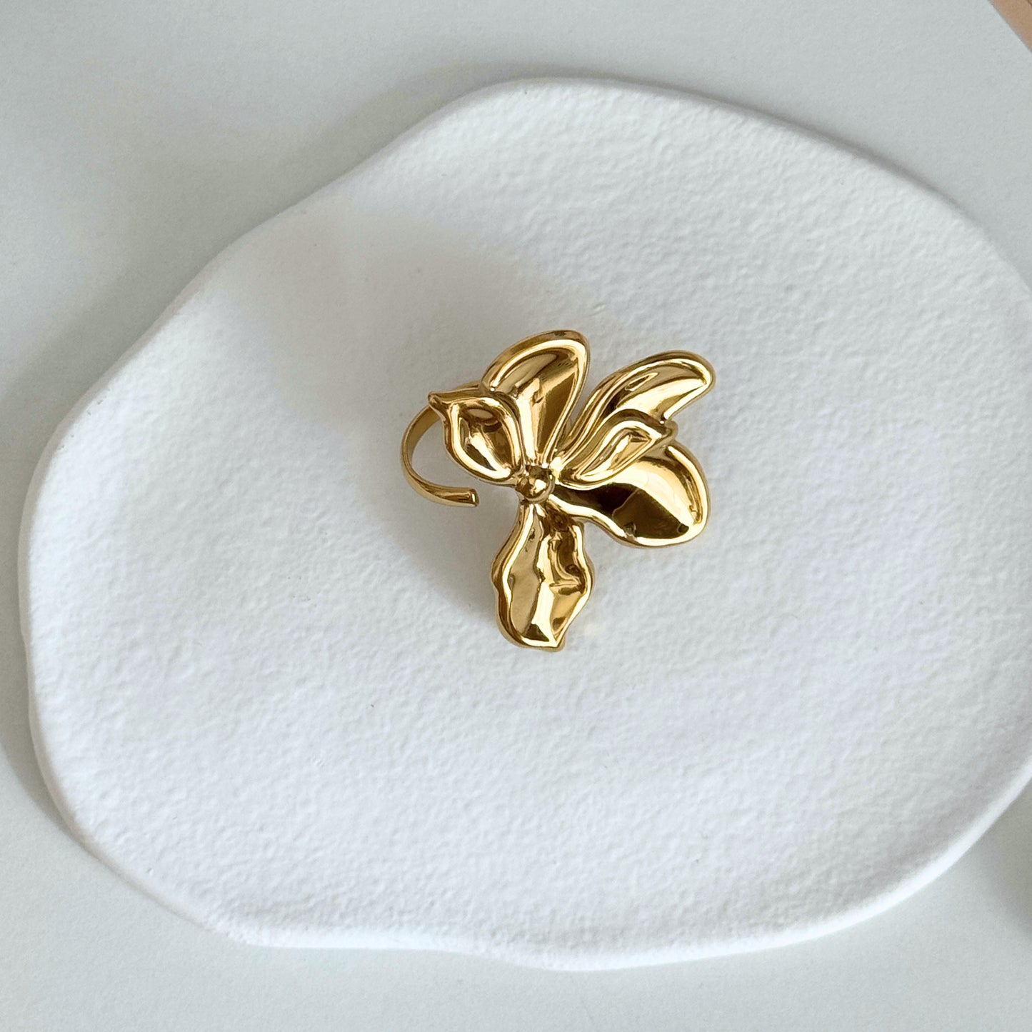 Flora Bloom - Waterproof Gold Flower Jewelry Set