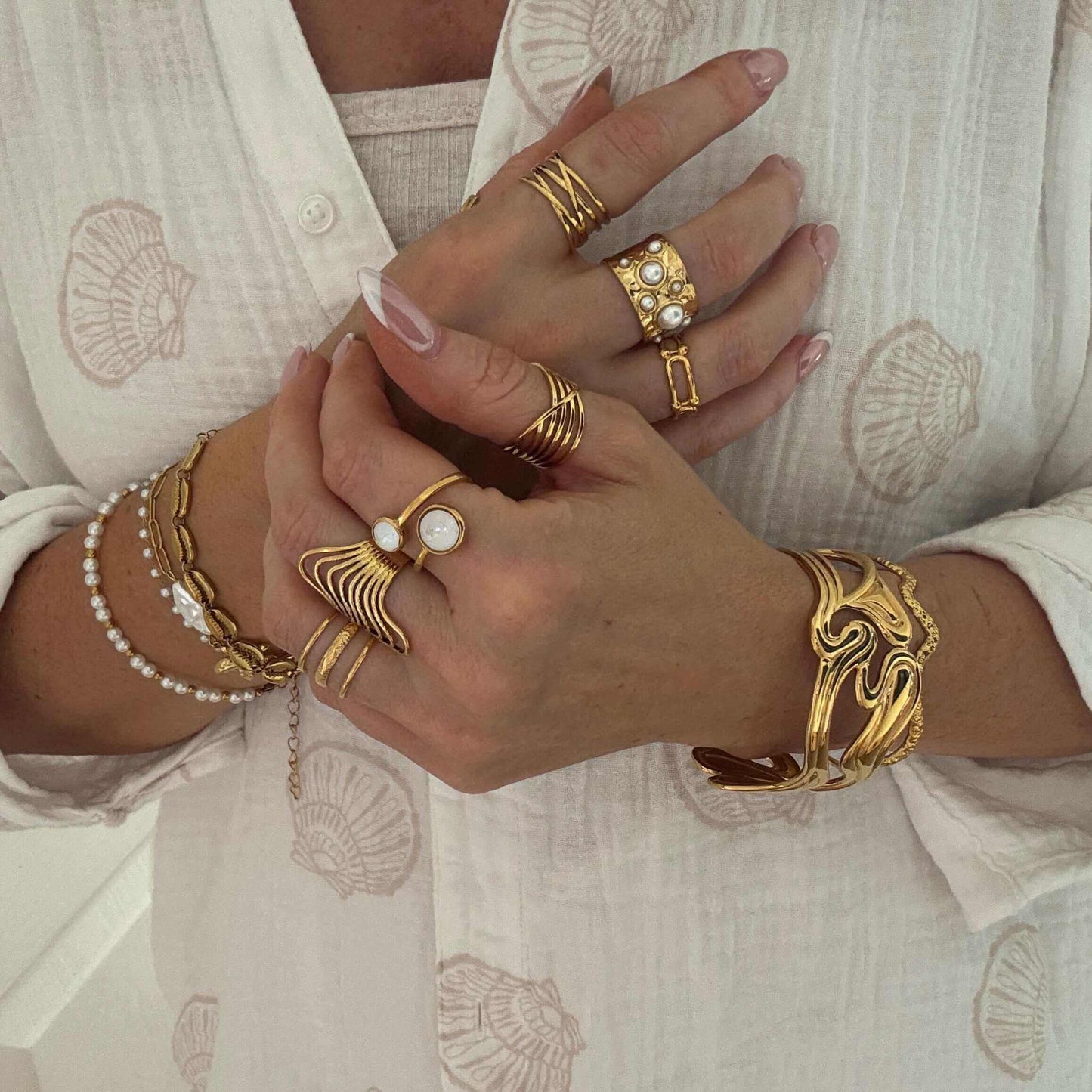 Criss Cross Gold Ring By Kataleya