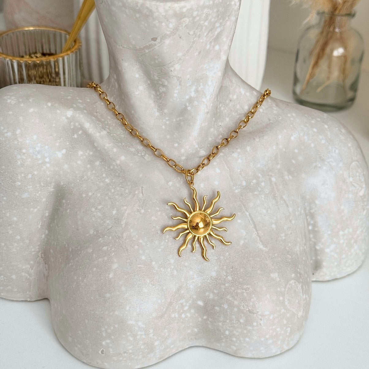 Sun Pendant Necklace – Waterproof Gold-Plated Stainless Steel