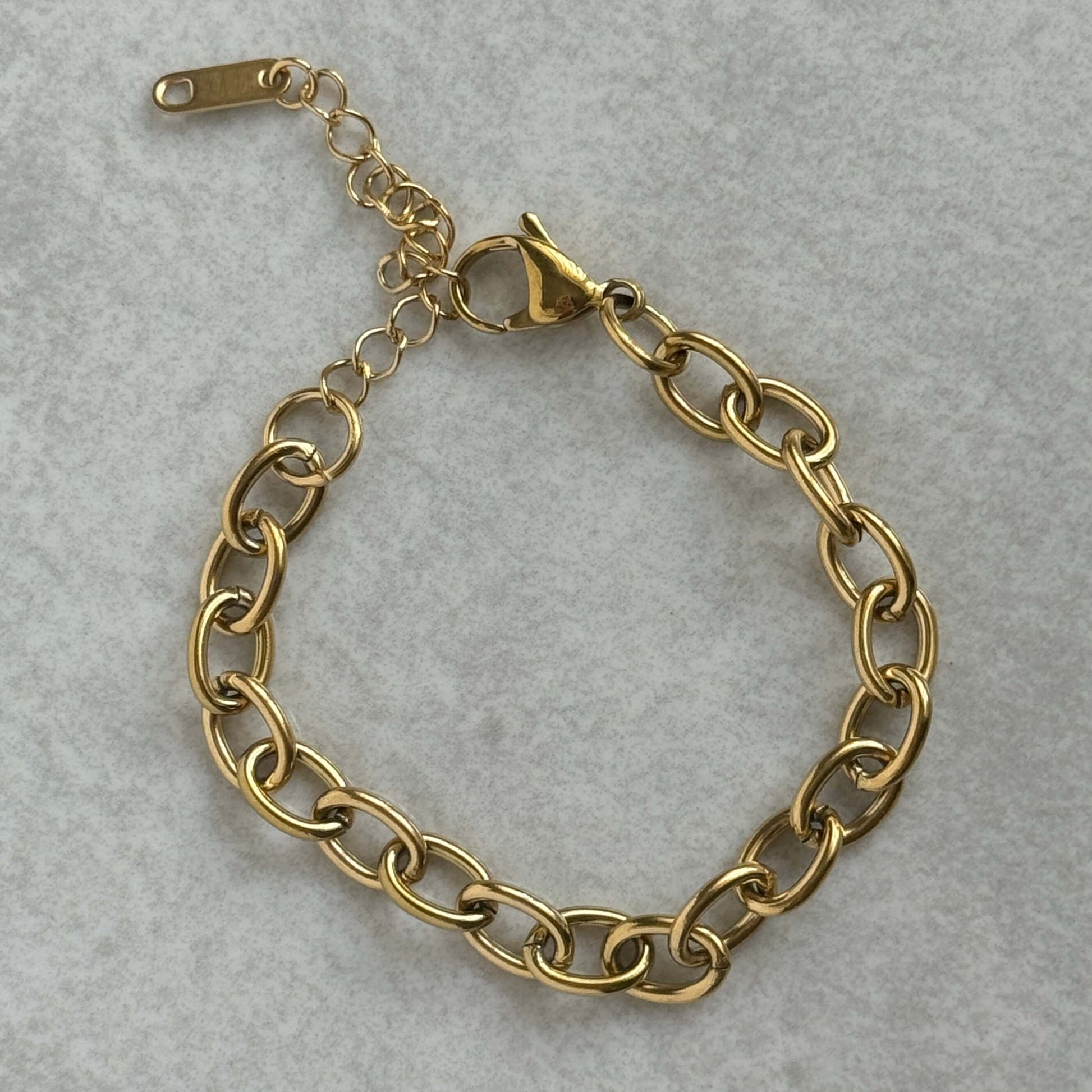 Cable Chain Bracleet In Gold - Kataleya