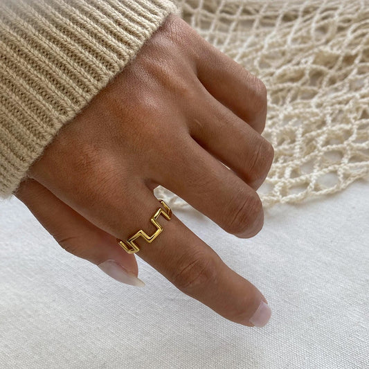 Fiona - Gold Adjustable Minimalist Ring by Kataleya