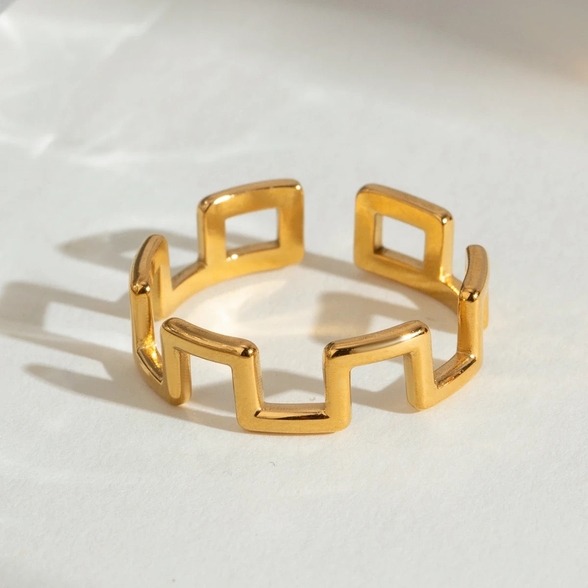 Fiona - Gold Adjustable Minimalist Ring by Kataleya