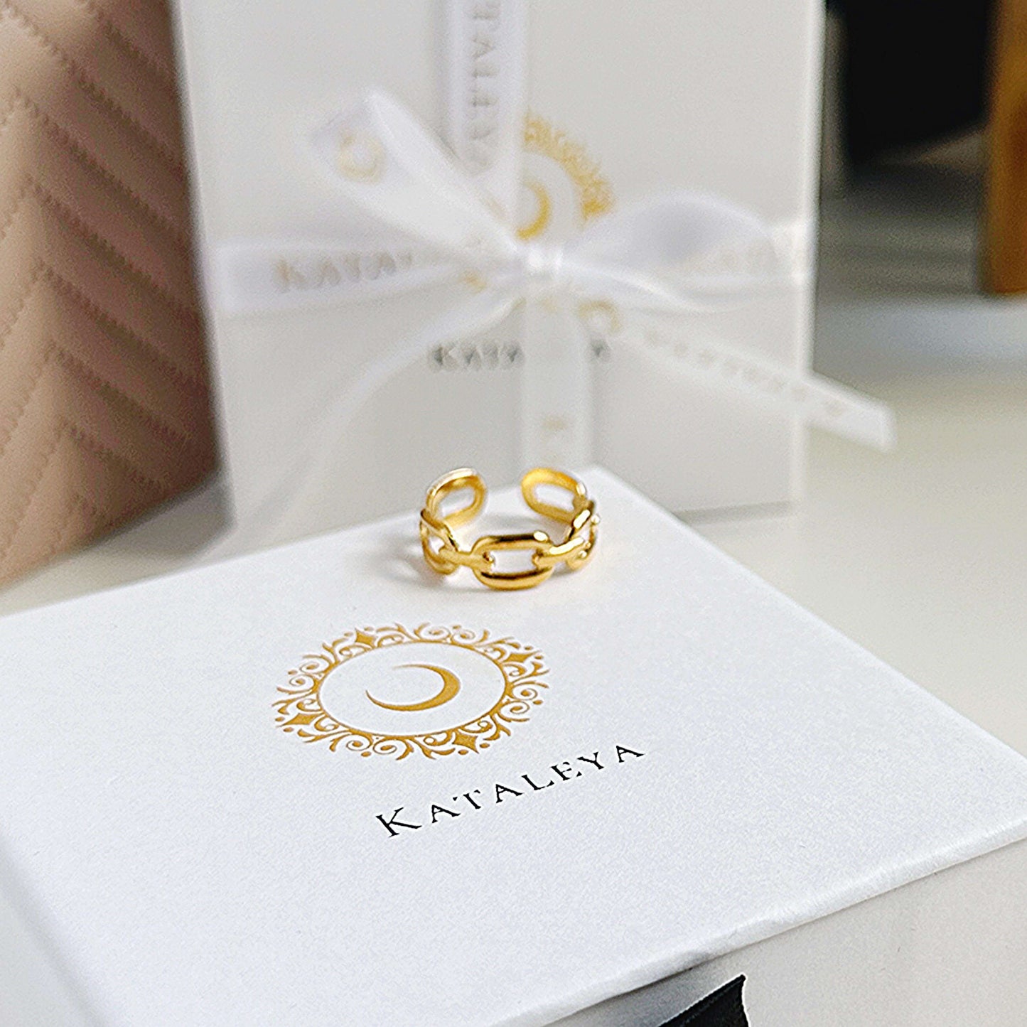 Chain Link Ring In Gold - Kataleya