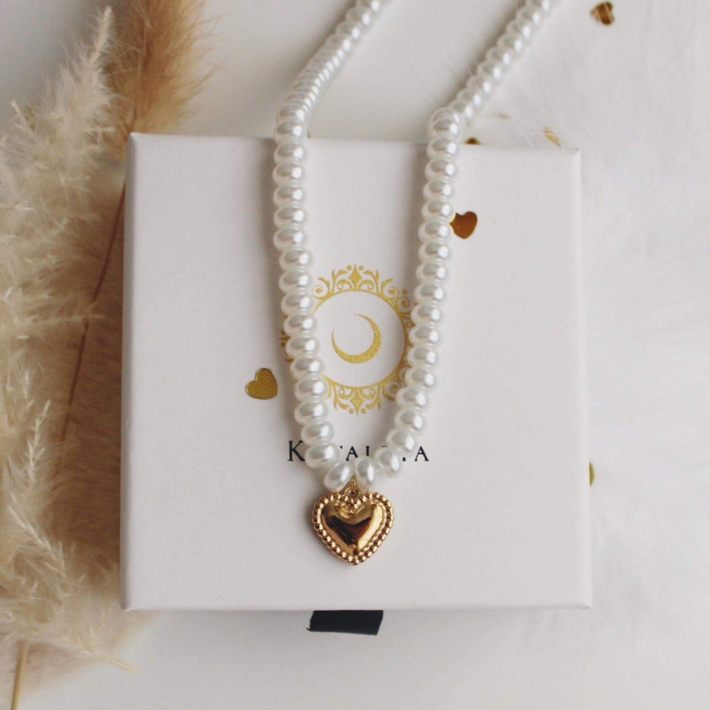 Jia Li - Gold Heart Pendant Pearl Necklace - Kataleya