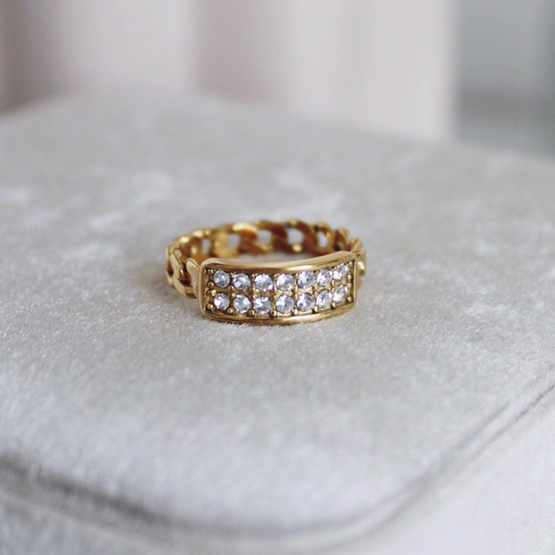 Mona - Chain Ring With Zirconia Stones - Kataleya