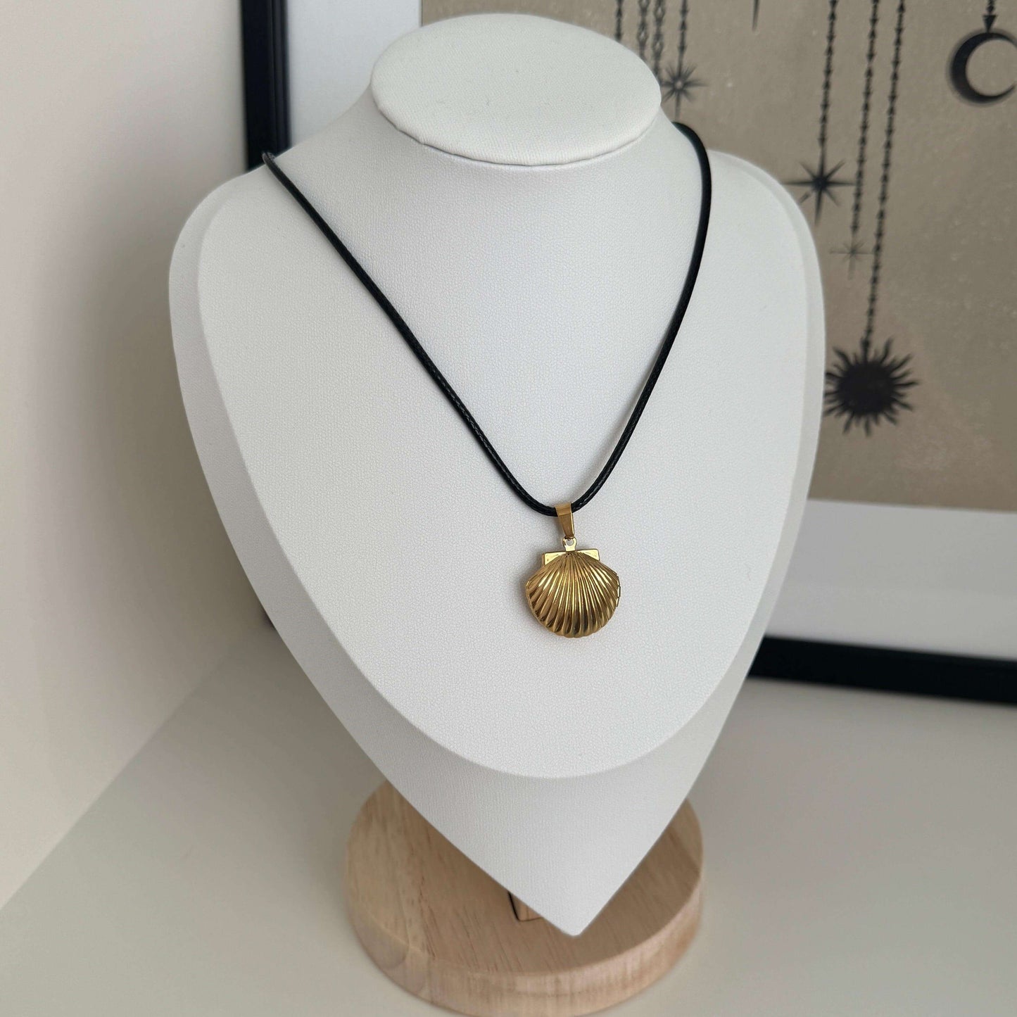 Scallop Gold Locket Pendant Necklace - Kataleya