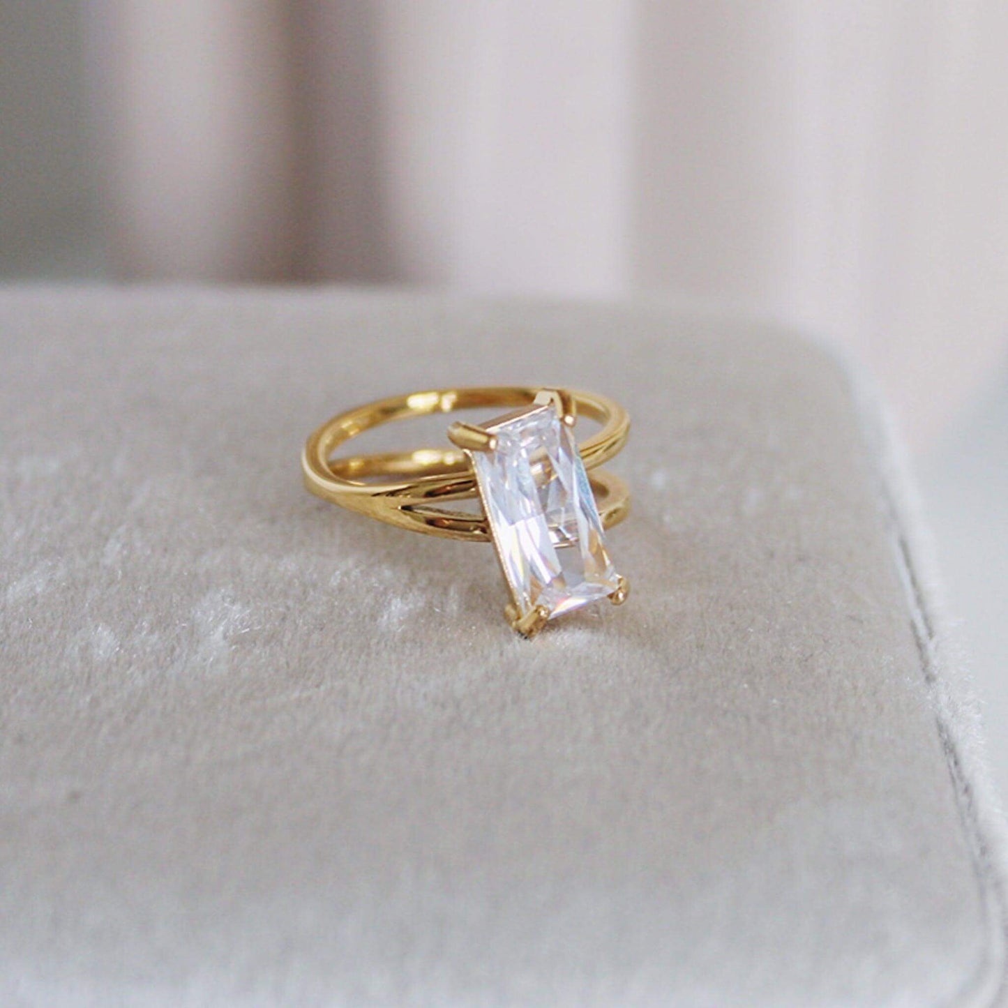 Sophia - Large Zircon Stone Gold Ring - Kataleya