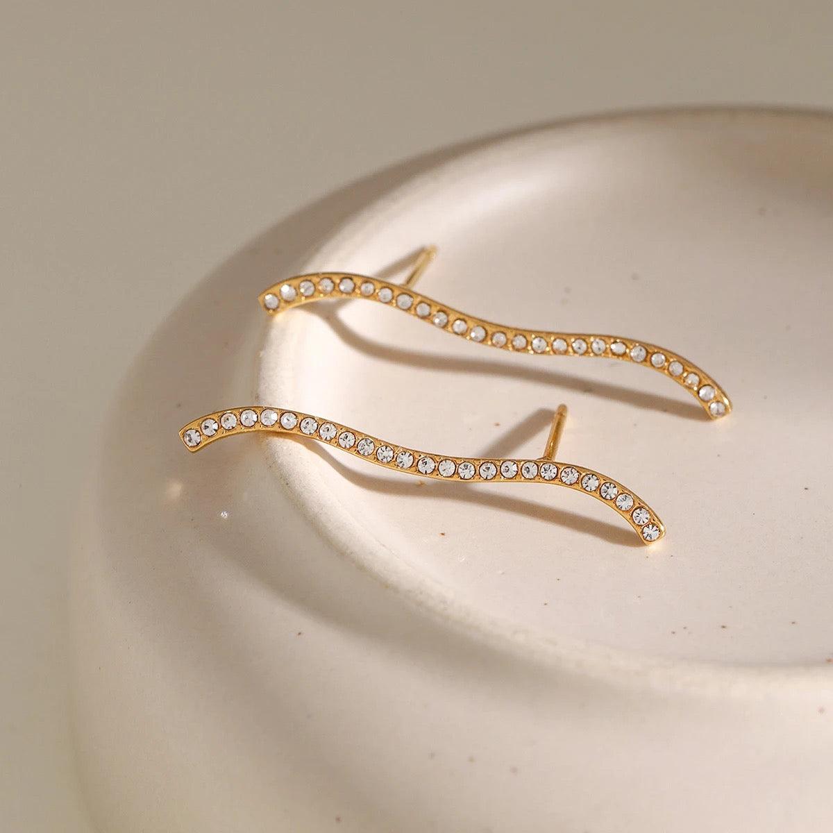 Wavy Line Gold Stud Earrings - Kataleya